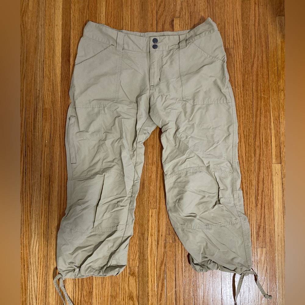 Patagonia Womens Size Small Capris Tan Color